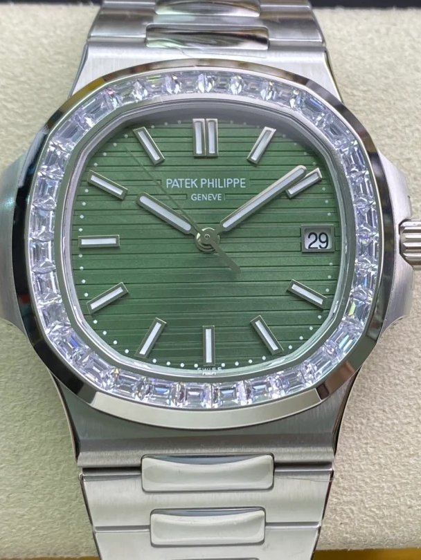 006-2.jpg Patek Philippe Nautilus 5711/1300A-001 - Image 1