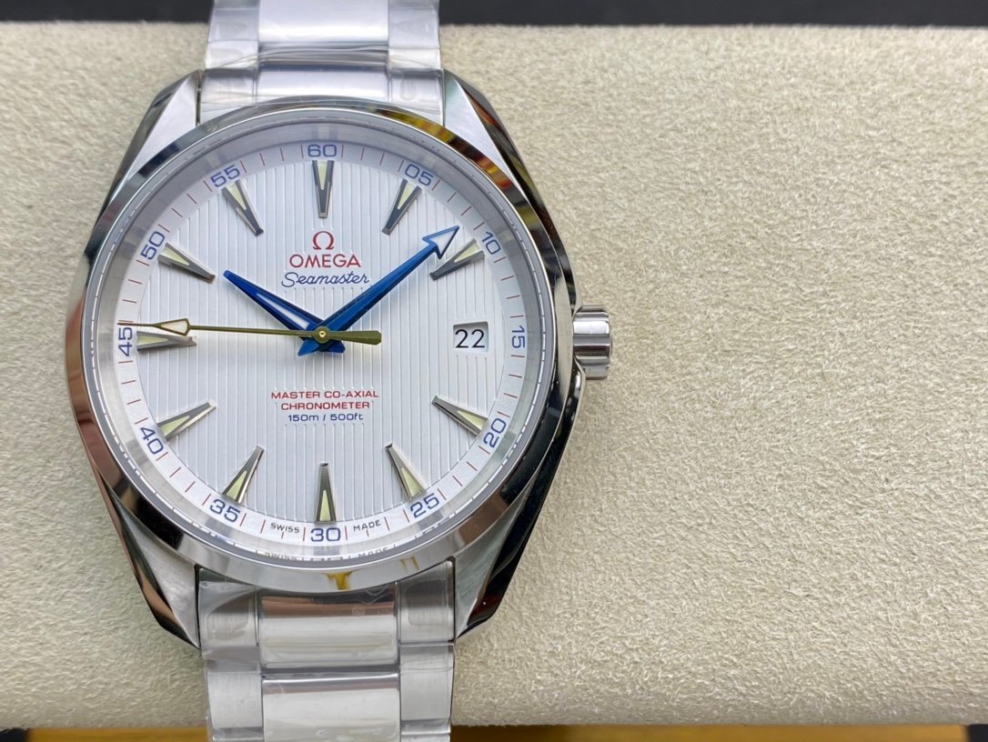 4d39d6_dabdfa74106f42bf9cf4fdf2f9a92502mv2.jpg Omega Seamaster Aqua Terra 150M Co-Axial Master Chronometer - Image 1