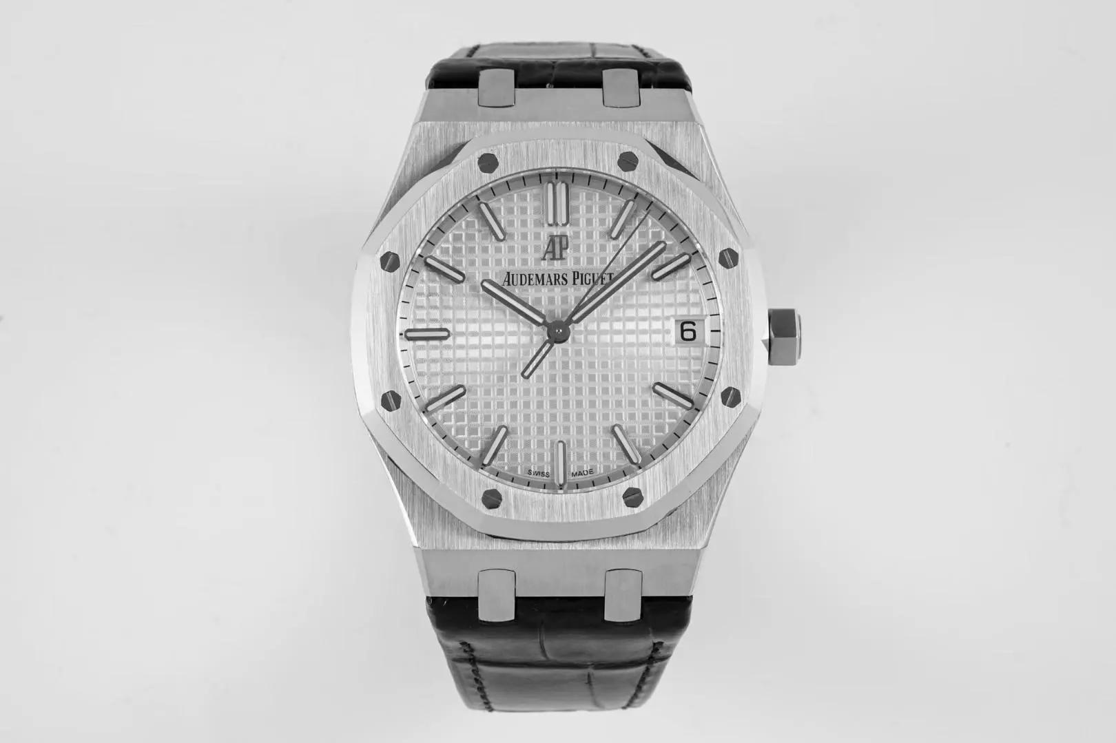 src_0-34.webp Audemars Piguet Royal Oak 15500 Silver - Image 1