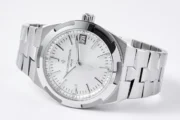 Vacheron Constantin Overseas 4500V Series – Silver Stainless Steel with Date Display - Image 3