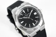 Vacheron Constantin Overseas – Black Dial, Stainless Steel Case, Rubber Strap with Interchangeable System - Image 5